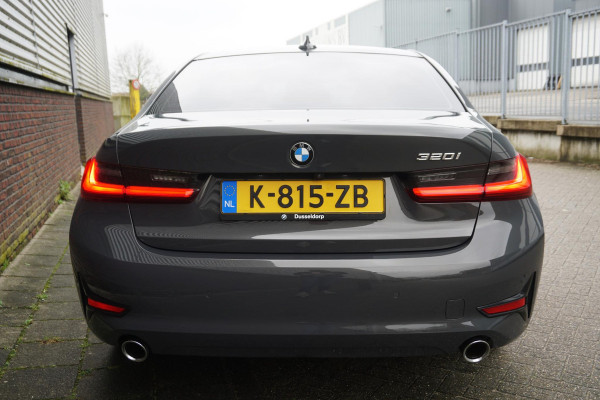 BMW 3-serie 320i High Exec.Individual/Dealeronderhouden/ Trekhaak wegklapbaar