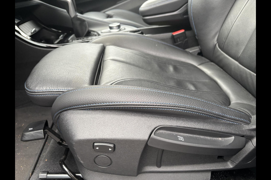 BMW X1 xDrive25e eDrive M Sport | SCI | Bellen voor bezichtiging  | Plug-in Hybride | PHEV | 220pk | Panoramadak | Storm Bay Metallic | 19 inch | M Pakket | Camera | Sportstoelen | Led verlichting | Head Up Display | Shadowline Exterieur | | SCI