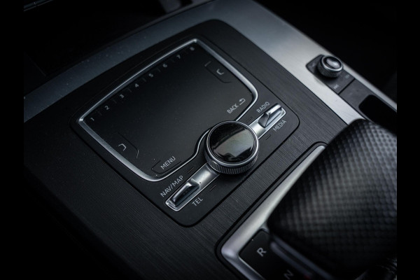 Audi Q5 55 TFSI e quattro Competition - S-Line l RS-Look l Pano l HUD l Luchtv. l Trekhaak