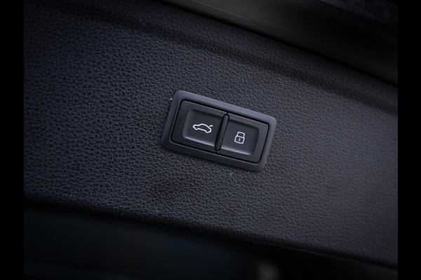 Audi Q5 55 TFSI e quattro Competition - S-Line l RS-Look l Pano l HUD l Luchtv. l Trekhaak