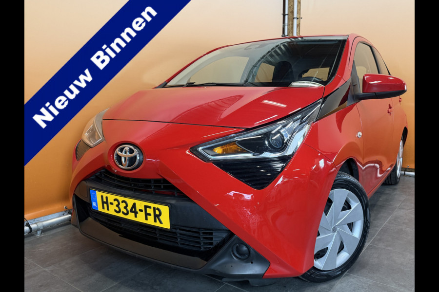 Toyota Aygo 1.0 VVT-i x-play automaat | airco | camera | 5drs rijstrooksensor | brake assist
