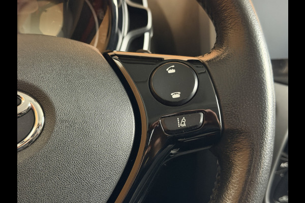 Toyota Aygo 1.0 VVT-i x-play automaat | airco | camera | 5drs rijstrooksensor | brake assist