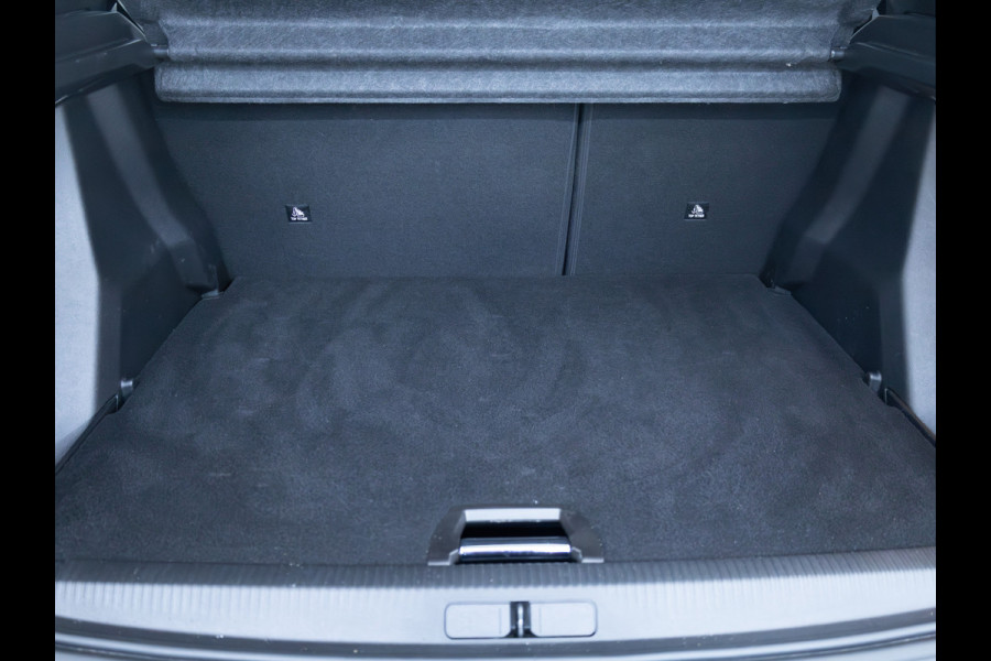 Peugeot 2008 1.2 PureTech 130 Allure automaat | Stoelverwarming | Adap. Cruise | Camera voor en achter | Apple Carplay, Android auto, Trekhaak, Extra getint glas