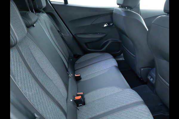 Peugeot 2008 1.2 PureTech 130 Allure automaat | Stoelverwarming | Adap. Cruise | Camera voor en achter | Apple Carplay, Android auto, Trekhaak, Extra getint glas