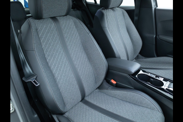 Peugeot 2008 1.2 PureTech 130 Allure automaat | Stoelverwarming | Adap. Cruise | Camera voor en achter | Apple Carplay, Android auto, Trekhaak, Extra getint glas