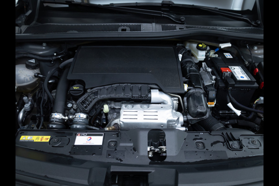 Peugeot 2008 1.2 PureTech 130 Allure automaat | Stoelverwarming | Adap. Cruise | Camera voor en achter | Apple Carplay, Android auto, Trekhaak, Extra getint glas