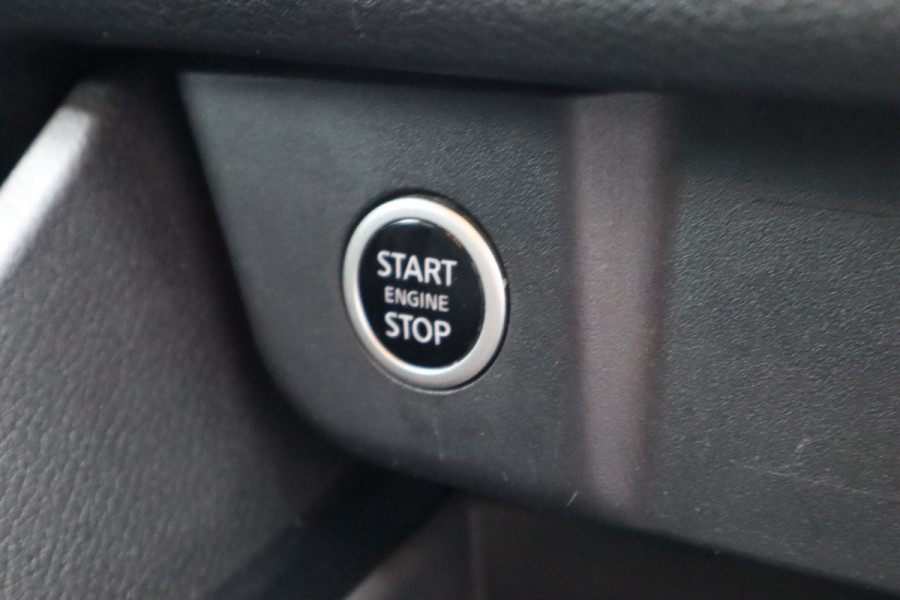 Nissan QASHQAI 1.3 MHEV Acenta 140 Pk / Airco / Cruise / Side assist / Line assist.