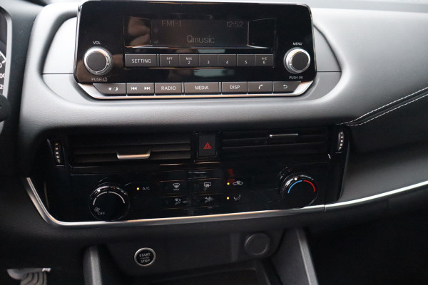 Nissan QASHQAI 1.3 MHEV Acenta 140 Pk / Airco / Cruise / Side assist / Line assist.