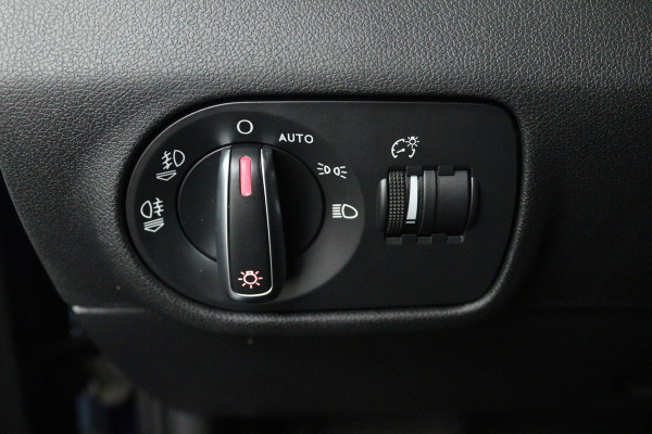 Audi A1 Sportback 1.0 TFSI Advance Sport (NAVIGATIE, CRUISE CONTROL, AUTOMAAT)