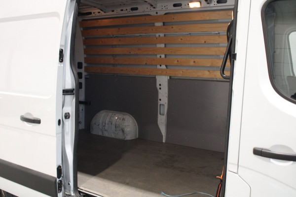 Renault Master T35 2.3 dCi 135 L2H2 Comfort Camera/Navi Zeer nette bus