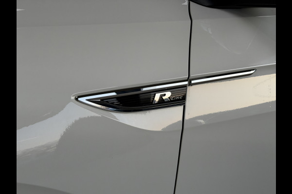 Volkswagen T-Cross 1.5 TSI 150 ACT R-Line | Navi | Beats | Camera | Virtual cockpit | 18" | ACC | Dodehoek | 100% Onderhouden!