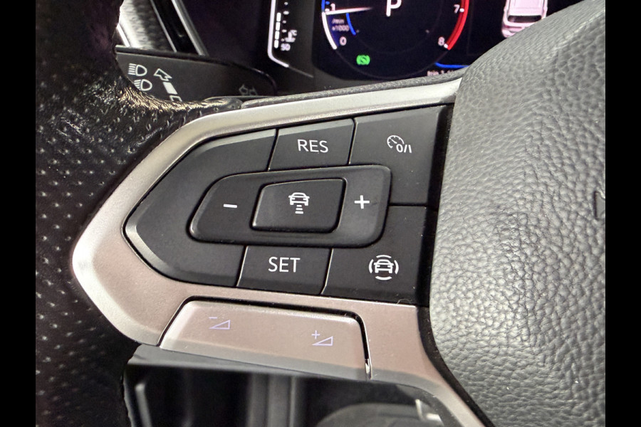 Volkswagen T-Cross 1.5 TSI 150 ACT R-Line | Navi | Beats | Camera | Virtual cockpit | 18" | ACC | Dodehoek | 100% Onderhouden!