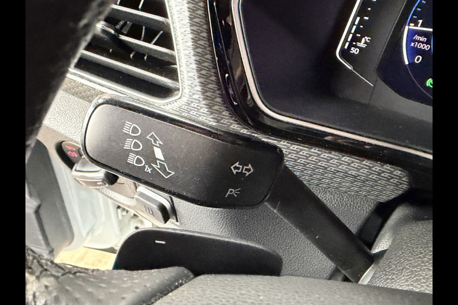 Volkswagen T-Cross 1.5 TSI 150 ACT R-Line | Navi | Beats | Camera | Virtual cockpit | 18" | ACC | Dodehoek | 100% Onderhouden!