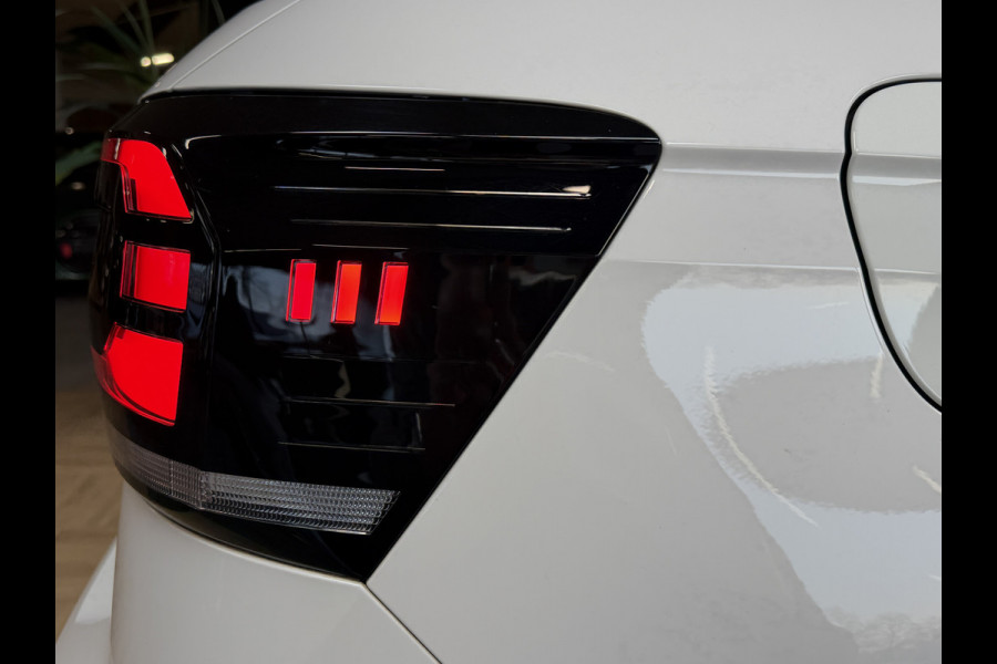 Volkswagen T-Cross 1.5 TSI 150 ACT R-Line | Navi | Beats | Camera | Virtual cockpit | 18" | ACC | Dodehoek | 100% Onderhouden!