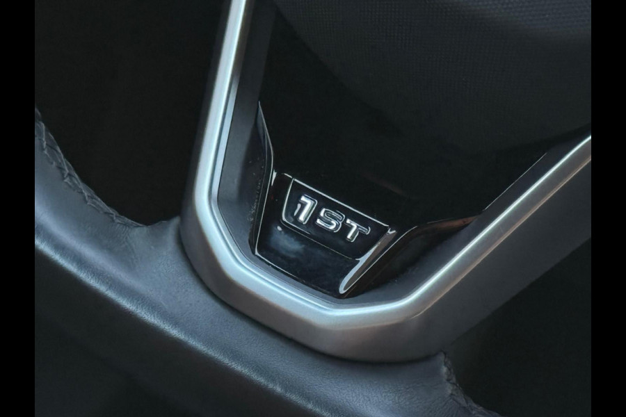 Volkswagen ID.4 First 77 kWh, achteruitrijcamera, 20 inch, wegklapbare trekhaak , stoelverwarming, 1 e eigenaar, NL auto met nap