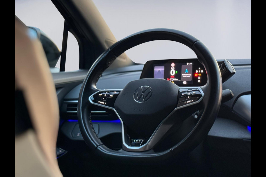 Volkswagen ID.4 First 77 kWh, achteruitrijcamera, 20 inch, wegklapbare trekhaak , stoelverwarming, 1 e eigenaar, NL auto met nap