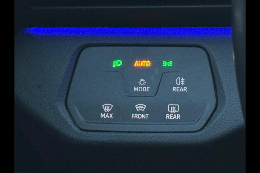 Volkswagen ID.4 First 77 kWh, achteruitrijcamera, 20 inch, wegklapbare trekhaak , stoelverwarming, 1 e eigenaar, NL auto met nap