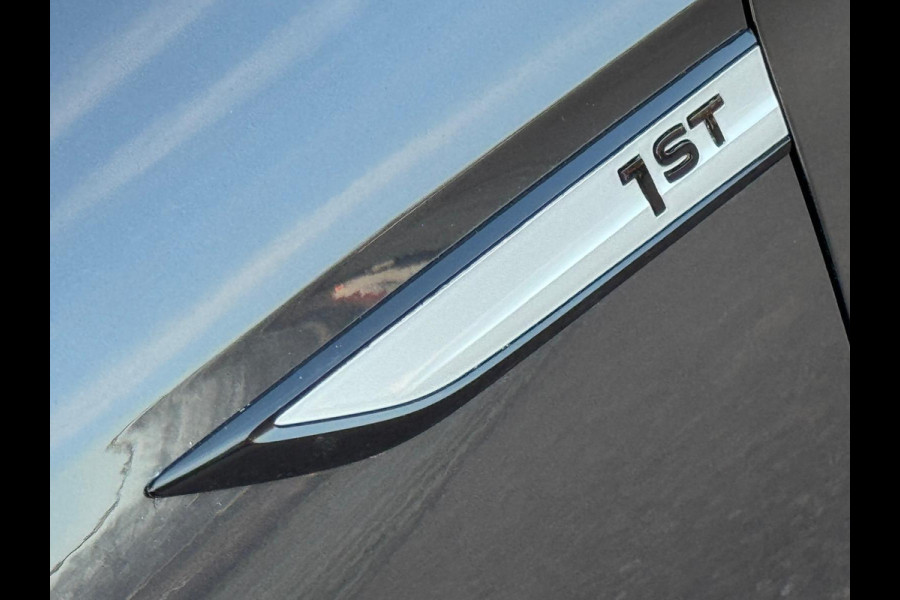 Volkswagen ID.4 First 77 kWh, achteruitrijcamera, 20 inch, wegklapbare trekhaak , stoelverwarming, 1 e eigenaar, NL auto met nap