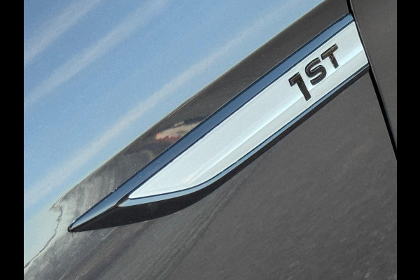 Volkswagen ID.4 First 77 kWh, achteruitrijcamera, 20 inch, wegklapbare trekhaak , stoelverwarming, 1 e eigenaar, NL auto met nap