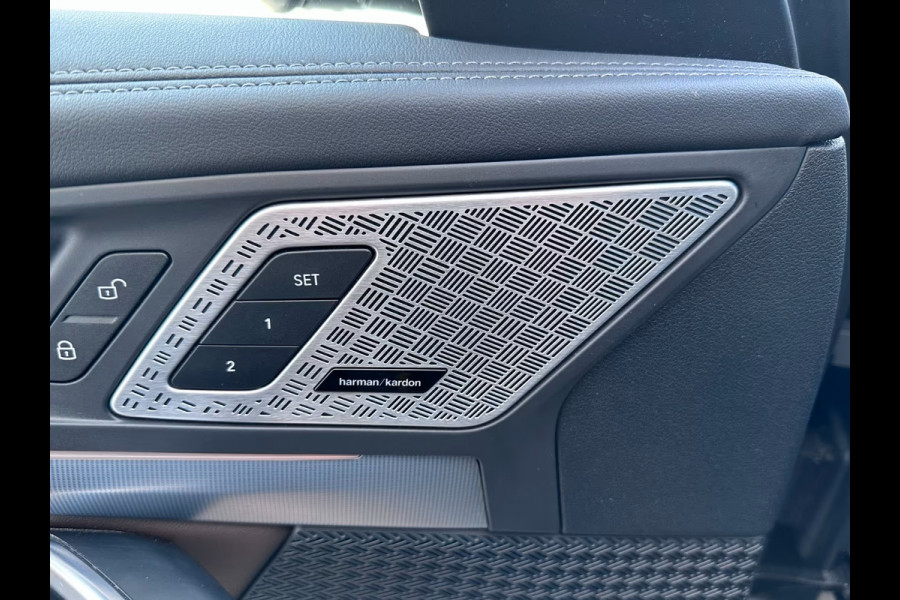 BMW X1 xDrive30e M-SPORT ** FROZEN GREY / MOKKA LEDER, FULL OPTIONS, PANO, TREKH, 20-inch LMV, INNOVATION ** Ex BMW-AG ** ** INFORMEER OOK NAAR ONZE AANTREKKELIJKE FINANCIAL-LEASE TARIEVEN **