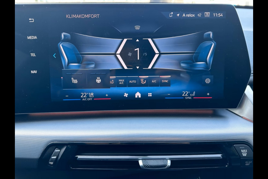 BMW X1 xDrive30e M-SPORT ** FROZEN GREY / MOKKA LEDER, FULL OPTIONS, PANO, TREKH, 20-inch LMV, INNOVATION ** Ex BMW-AG ** ** INFORMEER OOK NAAR ONZE AANTREKKELIJKE FINANCIAL-LEASE TARIEVEN **