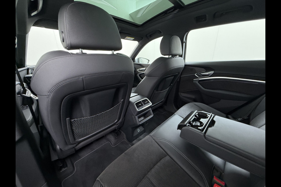 Audi e-tron Quattro S-Line Pano-dak Luchtvering Sportstoelen Zwarte-Hemel PTC Apple Carplay Androi Auto Leder/Alcantara Memory Navi Camera P SOH 91% Stoelverwarming Led Elek.Stoelen DAB Elek.Achterklep Keyless Dealeronderhouden Origineel Nederlandse Auto Zeer Compleet