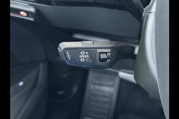 Audi e-tron Quattro S-Line Pano-dak Luchtvering Sportstoelen Zwarte-Hemel PTC Apple Carplay Androi Auto Leder/Alcantara Memory Navi Camera P SOH 91% Stoelverwarming Led Elek.Stoelen DAB Elek.Achterklep Keyless Dealeronderhouden Origineel Nederlandse Auto Zeer Compleet