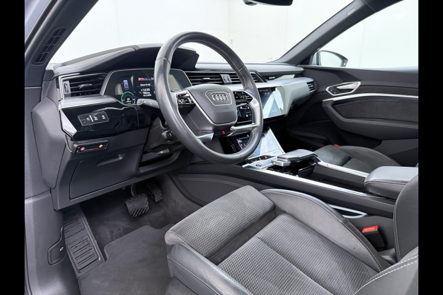 Audi e-tron Quattro S-Line Pano-dak Luchtvering Sportstoelen Zwarte-Hemel PTC Apple Carplay Androi Auto Leder/Alcantara Memory Navi Camera P SOH 91% Stoelverwarming Led Elek.Stoelen DAB Elek.Achterklep Keyless Dealeronderhouden Origineel Nederlandse Auto Zeer Compleet