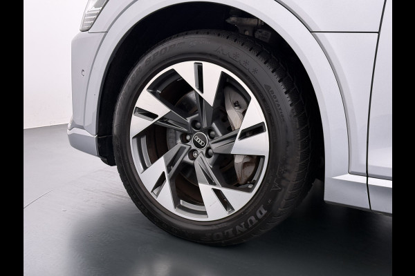 Audi e-tron Quattro S-Line Pano-dak Luchtvering Sportstoelen Zwarte-Hemel PTC Apple Carplay Androi Auto Leder/Alcantara Memory Navi Camera P SOH 91% Stoelverwarming Led Elek.Stoelen DAB Elek.Achterklep Keyless Dealeronderhouden Origineel Nederlandse Auto Zeer Compleet