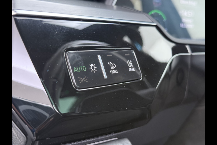 Audi e-tron Quattro S-Line Pano-dak Luchtvering Sportstoelen Zwarte-Hemel PTC Apple Carplay Androi Auto Leder/Alcantara Memory Navi Camera P SOH 91% Stoelverwarming Led Elek.Stoelen DAB Elek.Achterklep Keyless Dealeronderhouden Origineel Nederlandse Auto Zeer Compleet