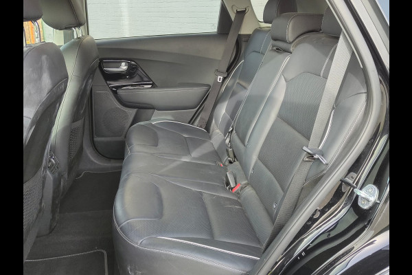 Kia e-Niro ExecutiveLine 64kWh SOH 100% Leer Warmtepomp Adaptive-Cruise Elek.Stoel+Memory JBL®-Audio Camera Apple Carplay Android Pdc Navi  Stoelverwarming+Koeling Stuurverwarming Lmv Privacy Glas DAB Vess Lane Assist Blind Spot 1e Eigenaar Origineel Nederlandse Auto