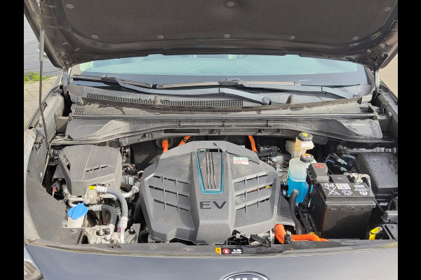 Kia e-Niro ExecutiveLine 64kWh SOH 100% Leer Warmtepomp Adaptive-Cruise Elek.Stoel+Memory JBL®-Audio Camera Apple Carplay Android Pdc Navi  Stoelverwarming+Koeling Stuurverwarming Lmv Privacy Glas DAB Vess Lane Assist Blind Spot 1e Eigenaar Origineel Nederlandse Auto
