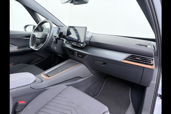 CUPRA Born Edition 62kWh 3 Fase Navi Ecc Apple Carplay Android 18"lm Adaptive-Cruise Pdc SOH 93% Stoel+Stuurverwarming Privacy Glas Lmv Led Isofix DAB Bluetooth Rijstrooksensor 1e Eigenaar Origineel Nederlandse Auto Dealeronderhouden 11kw laden thuis