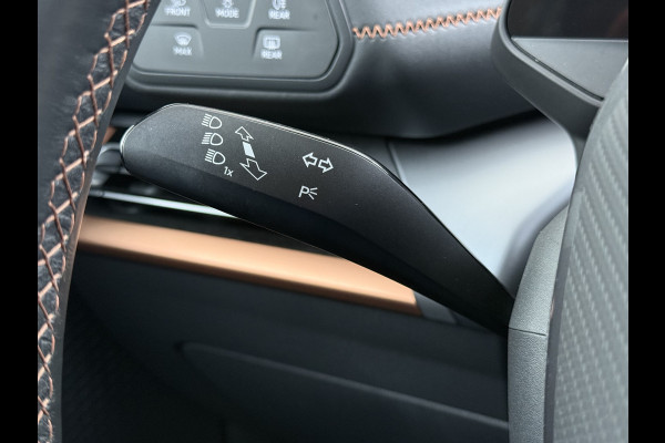 CUPRA Born Edition 62kWh 3 Fase Navi Ecc Apple Carplay Android 18"lm Adaptive-Cruise Pdc SOH 93% Stoel+Stuurverwarming Privacy Glas Lmv Led Isofix DAB Bluetooth Rijstrooksensor 1e Eigenaar Origineel Nederlandse Auto Dealeronderhouden 11kw laden thuis