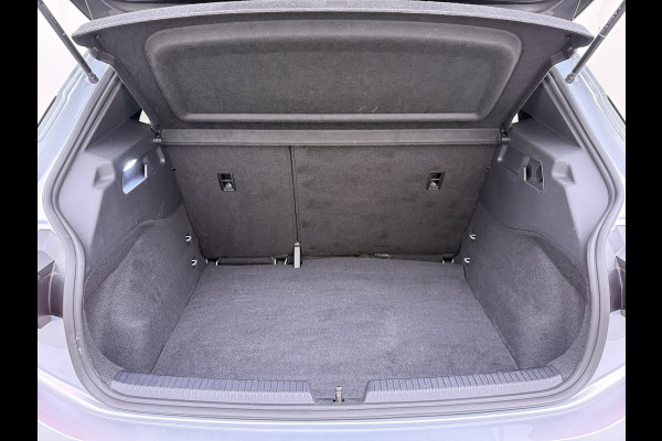 CUPRA Born Edition 62kWh 3 Fase Navi Ecc Apple Carplay Android 18"lm Adaptive-Cruise Pdc SOH 93% Stoel+Stuurverwarming Privacy Glas Lmv Led Isofix DAB Bluetooth Rijstrooksensor 1e Eigenaar Origineel Nederlandse Auto Dealeronderhouden 11kw laden thuis