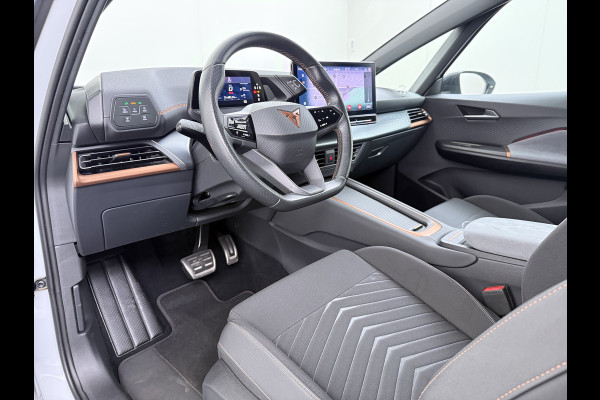 CUPRA Born Adrenaline One 62kWh 204pk 19" Camera Adap.Cruise Navi Ecc Apple Carplay Android Auto Pdc SOH 93% Stoel+Stuurverwarming Keyless advanced Led Lmv Privacy Glas Isofix Bluetooth Rijstrooksensor Origineel Nederlandse Auto