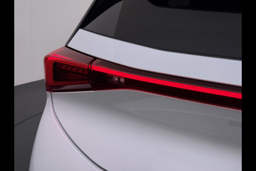 CUPRA Born Adrenaline One 62kWh 204pk 19" Camera Adap.Cruise Navi Ecc Apple Carplay Android Auto Pdc SOH 93% Stoel+Stuurverwarming Keyless advanced Led Lmv Privacy Glas Isofix Bluetooth Rijstrooksensor Origineel Nederlandse Auto