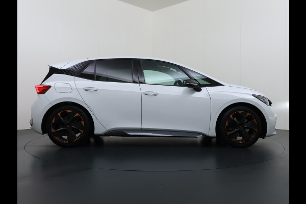 CUPRA Born Adrenaline One 62kWh 204pk 19" Camera Adap.Cruise Navi Ecc Apple Carplay Android Auto Pdc SOH 93% Stoel+Stuurverwarming Keyless advanced Led Lmv Privacy Glas Isofix Bluetooth Rijstrooksensor Origineel Nederlandse Auto