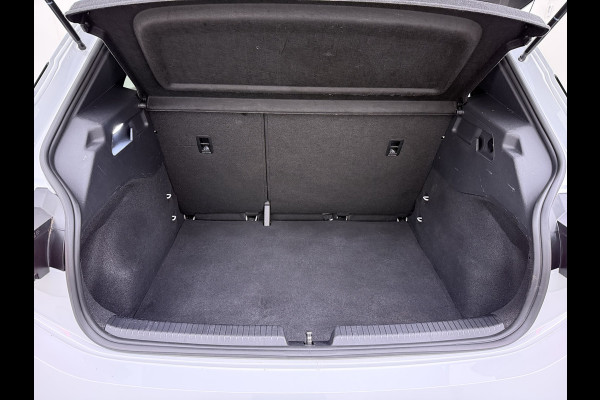 CUPRA Born Adrenaline One 62kWh 204pk 19" Camera Adap.Cruise Navi Ecc Apple Carplay Android Auto Pdc SOH 93% Stoel+Stuurverwarming Keyless advanced Led Lmv Privacy Glas Isofix Bluetooth Rijstrooksensor Origineel Nederlandse Auto