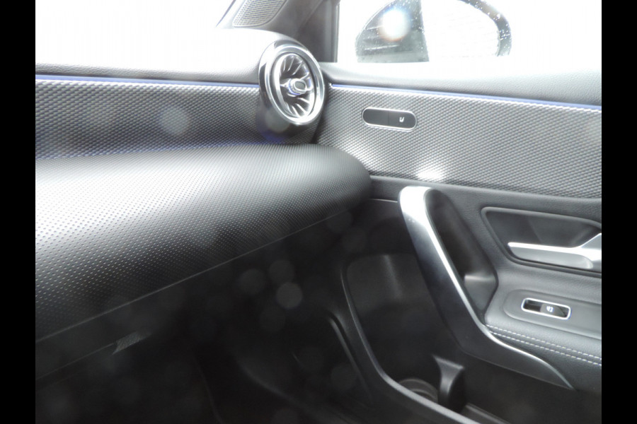 Mercedes-Benz A-Klasse 180 Business Solution Luxury sfeer licht