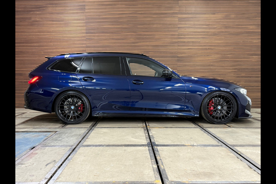 BMW 3 Serie Touring M340i xDrive LCI M-Sport Pro | FaceLift BOMvol!| M-Performance | Maxton Design | Tansaniet Blauw Individual |
