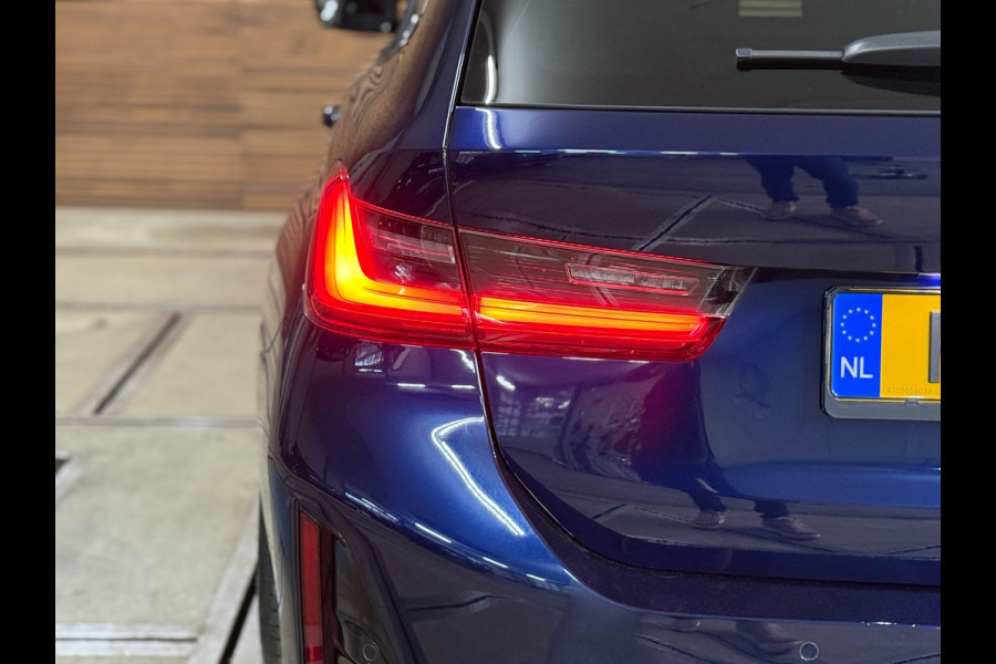 BMW 3 Serie Touring M340i xDrive LCI M-Sport Pro | FaceLift BOMvol!| M-Performance | Maxton Design | Tansaniet Blauw Individual |