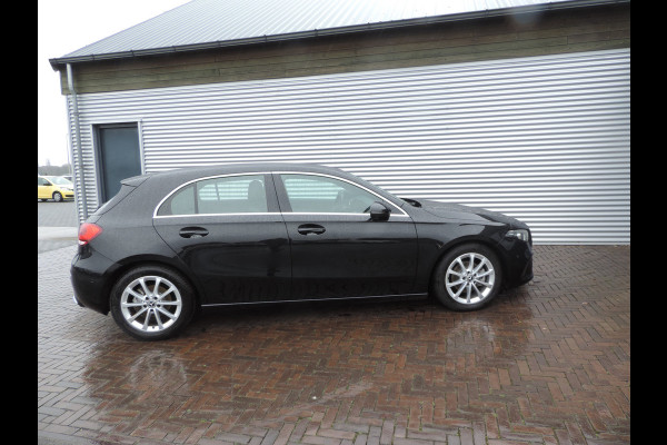 Mercedes-Benz A-Klasse 180 Business Solution Luxury sfeer licht