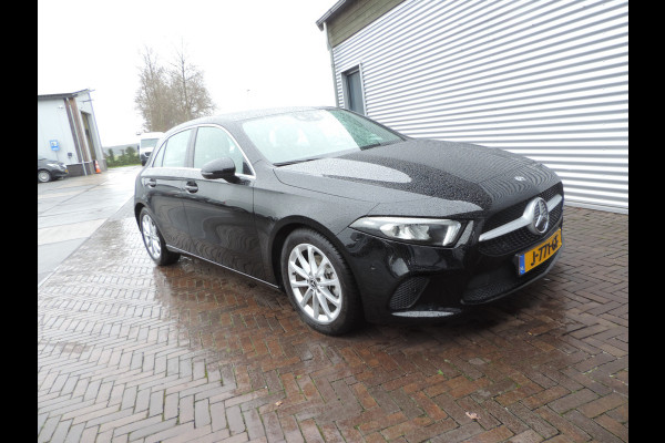 Mercedes-Benz A-Klasse 180 Business Solution Luxury sfeer licht