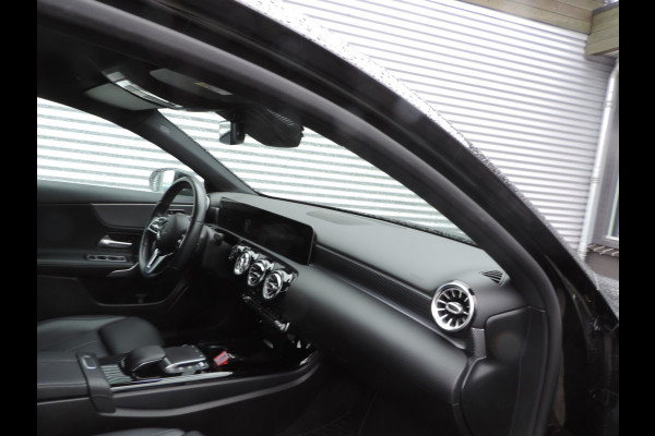 Mercedes-Benz A-Klasse 180 Business Solution Luxury sfeer licht