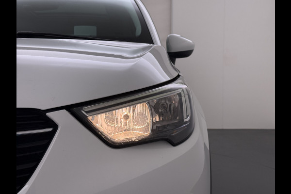 Opel Crossland X 1.2T 111pk AUTOMAAT Pano-Dak HUD 360°Camera Head-Up-Display Navi Ecc Apple Carplay Android Auto Pdc Innovation Cruise Control Lmv Bluetooth Isofix Regen-Lichtsensor LaneAssist