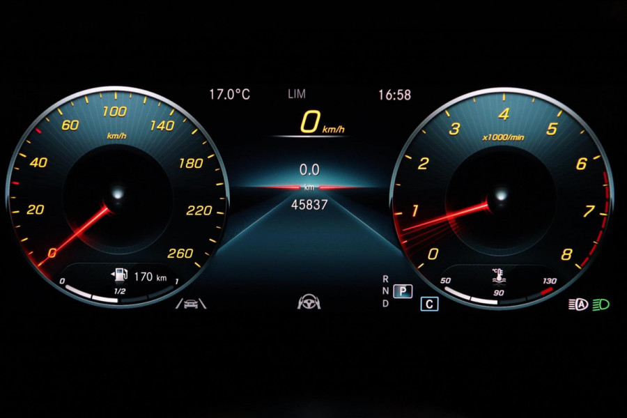 Mercedes-Benz A-Klasse A250 AMG / PANO / KEYLESS / ACC / CAMERA / DODEHOEK