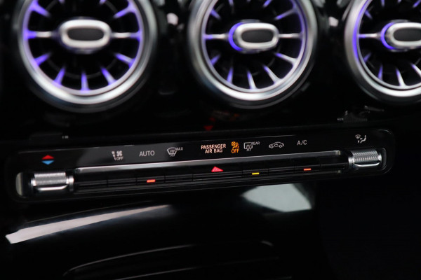 Mercedes-Benz A-Klasse A250 AMG / PANO / KEYLESS / ACC / CAMERA / DODEHOEK