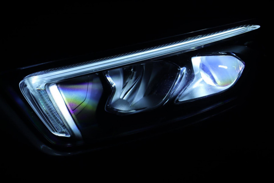 Mercedes-Benz A-Klasse A250 AMG / PANO / KEYLESS / ACC / CAMERA / DODEHOEK