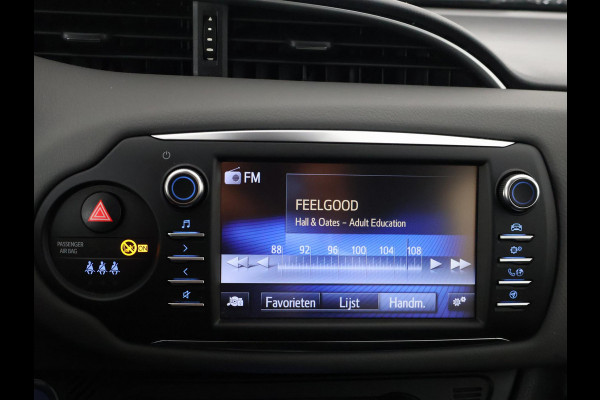 Toyota Yaris 1.5 Hybrid Dynamic RIJKLAAR PRIJS | Navigatie | Dealer onderhouden | 1e eigenaar | Direct beschikbaar |